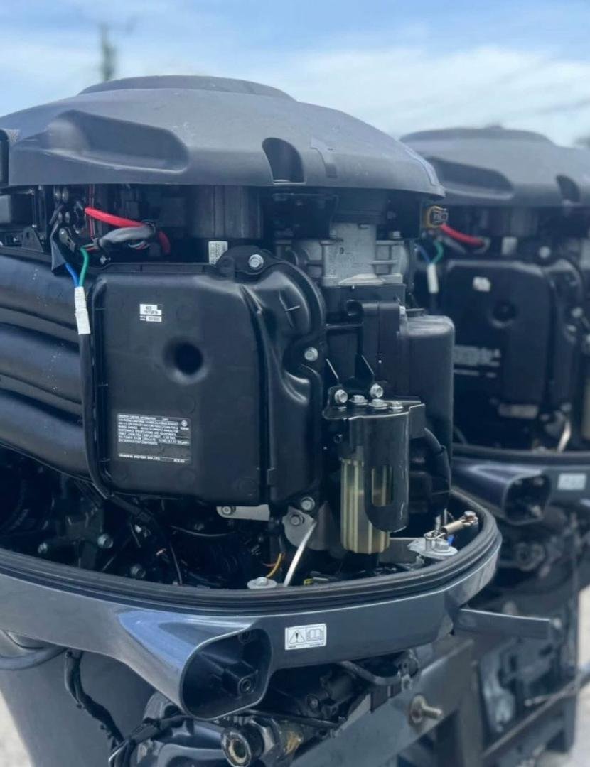 2021 PAIR 300 HP YAMAHA FOUR STROKE OUTBOARD MOTOR - Image 10