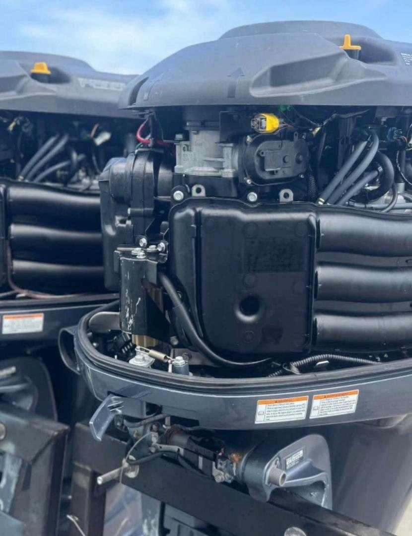 2021 PAIR 300 HP YAMAHA FOUR STROKE OUTBOARD MOTOR - Image 11